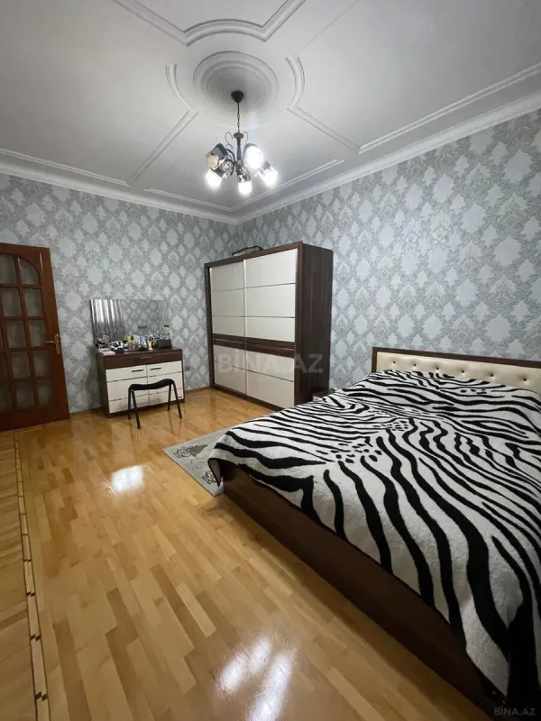 Satılır 3 otaqlı mənzil 115 m²