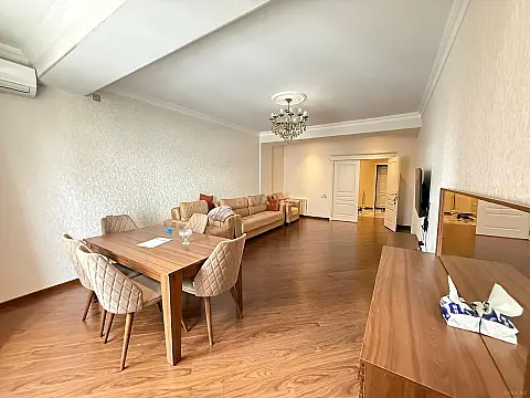 Kirayə verilir 3 otaqlı mənzil 130 m²