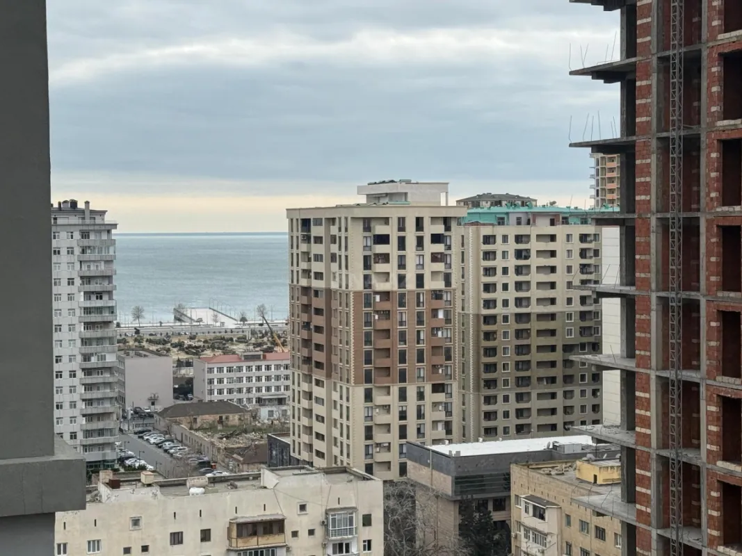 Kirayə verilir 3 otaqlı mənzil 130 m²