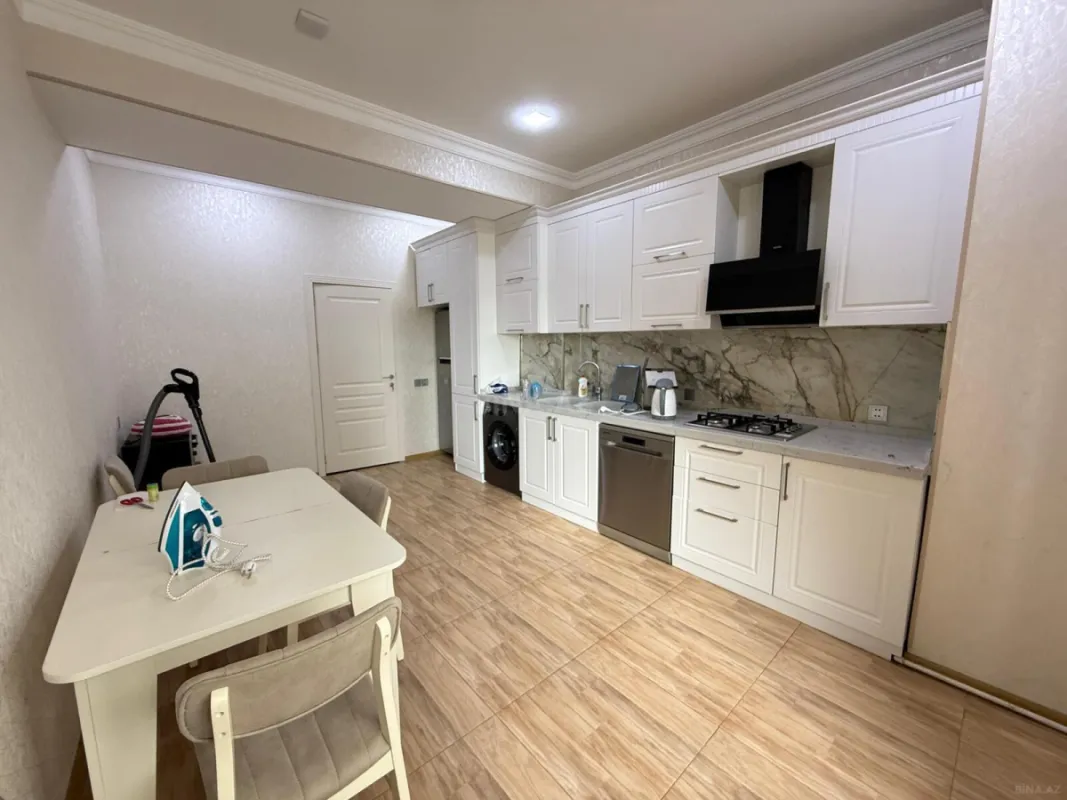 Kirayə verilir 3 otaqlı mənzil 130 m²