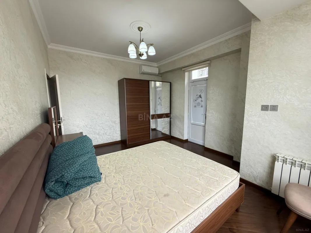 Kirayə verilir 3 otaqlı mənzil 130 m²