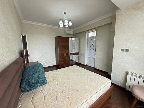 Kirayə verilir 3 otaqlı mənzil 130 m²