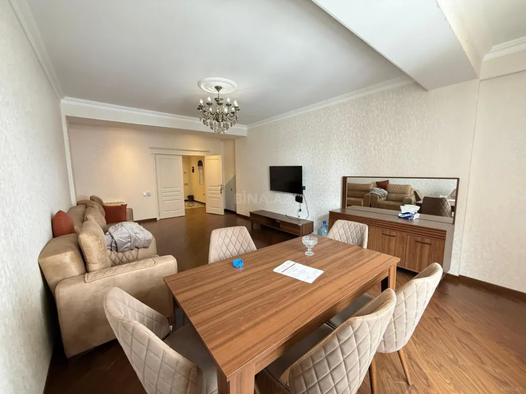 Kirayə verilir 3 otaqlı mənzil 130 m²