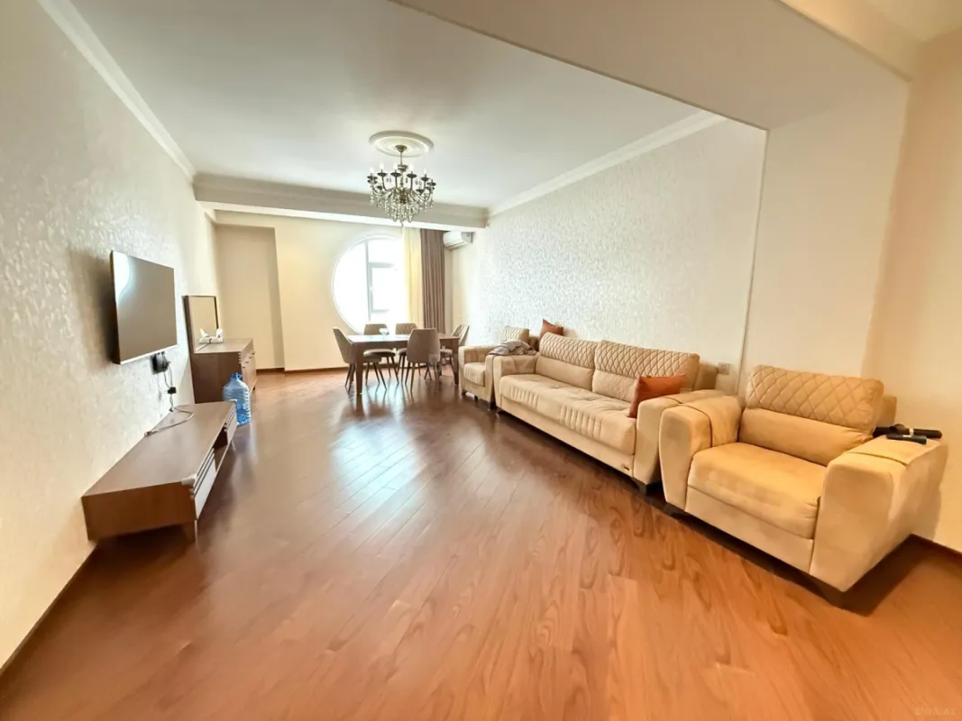 Kirayə verilir 3 otaqlı mənzil 130 m²
