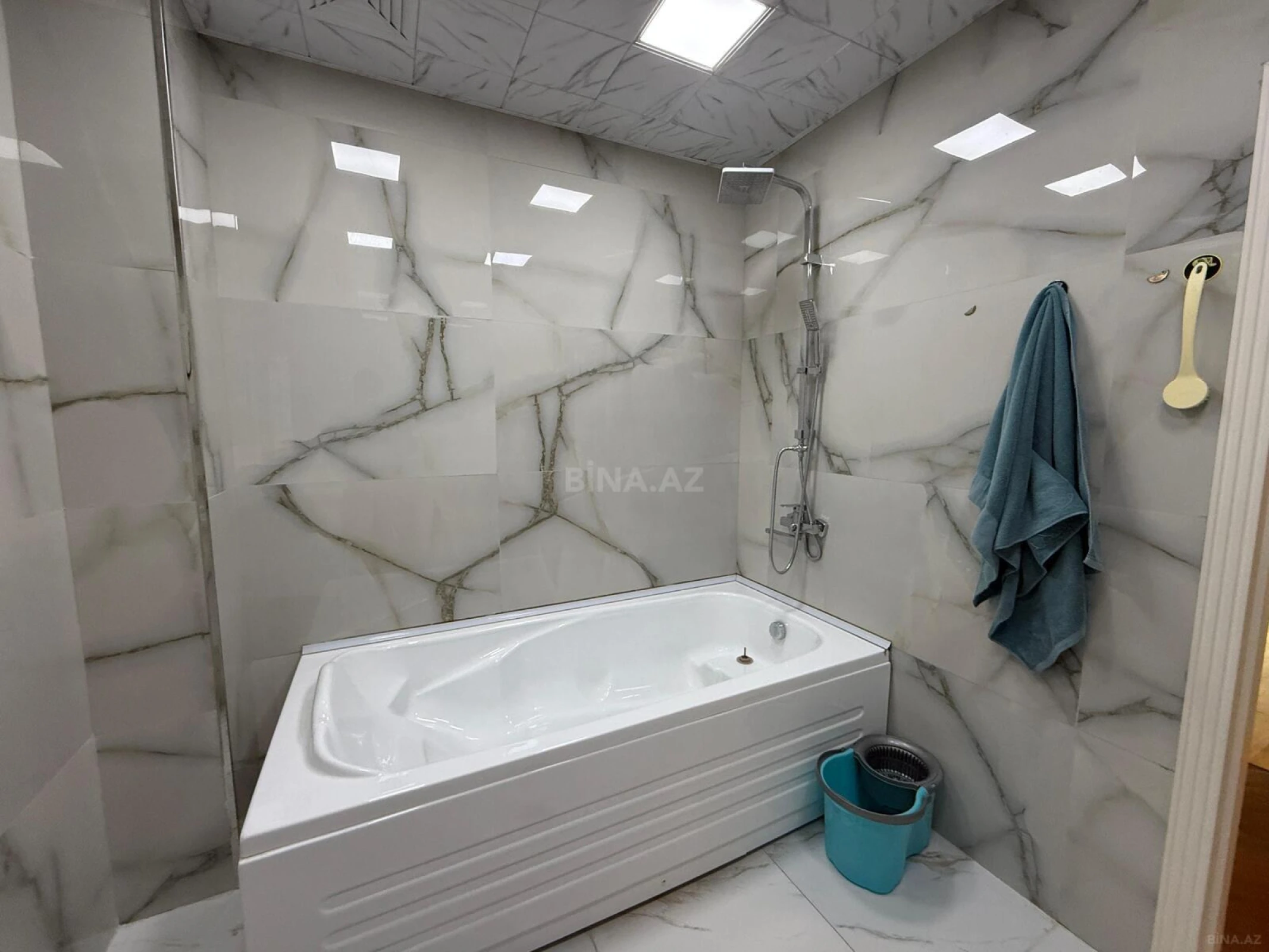 Kirayə verilir 3 otaqlı mənzil 130 m²
