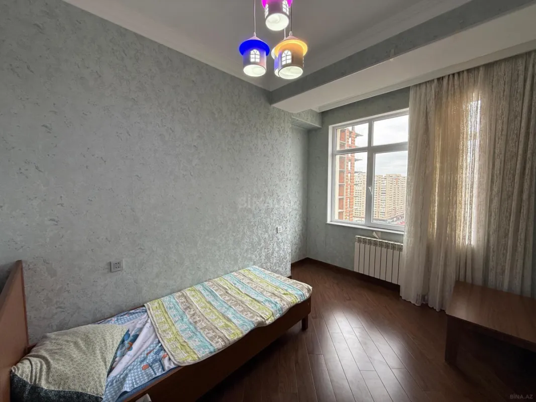 Kirayə verilir 3 otaqlı mənzil 130 m²