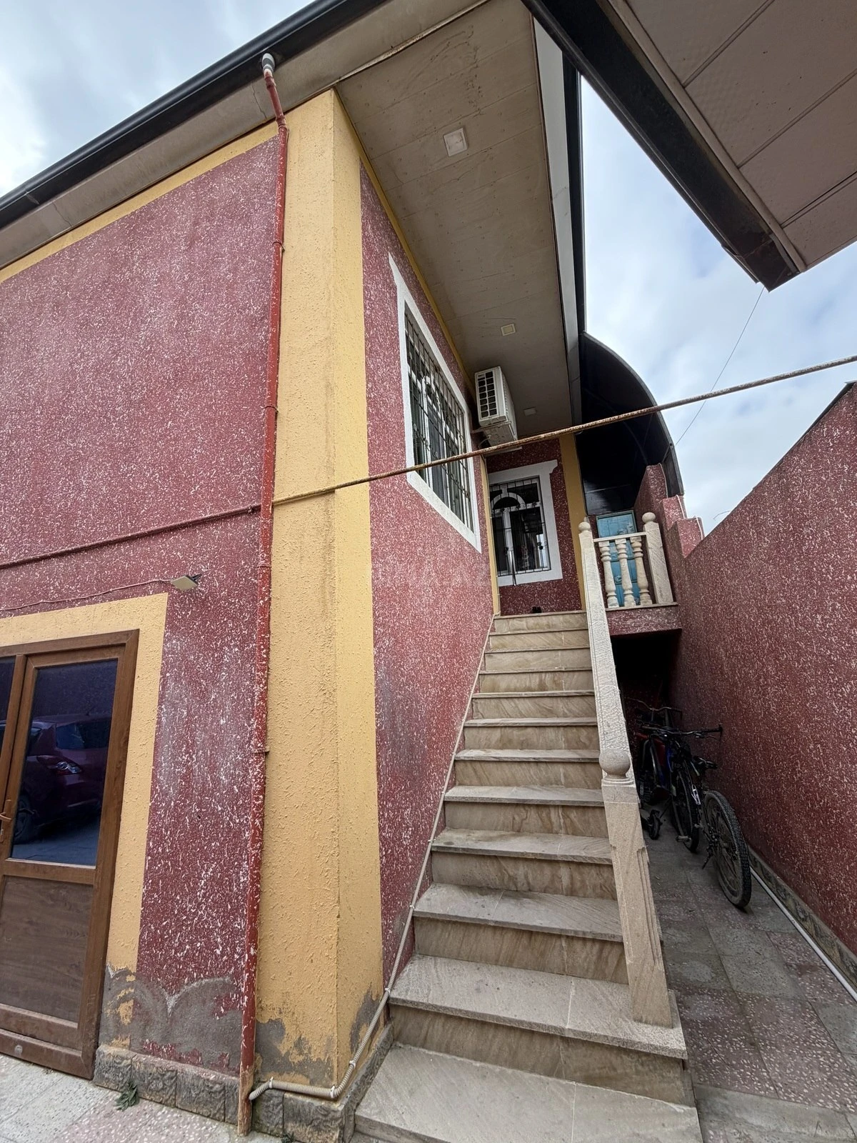 Satılır 7 otaqlı həyət evi 147 m²