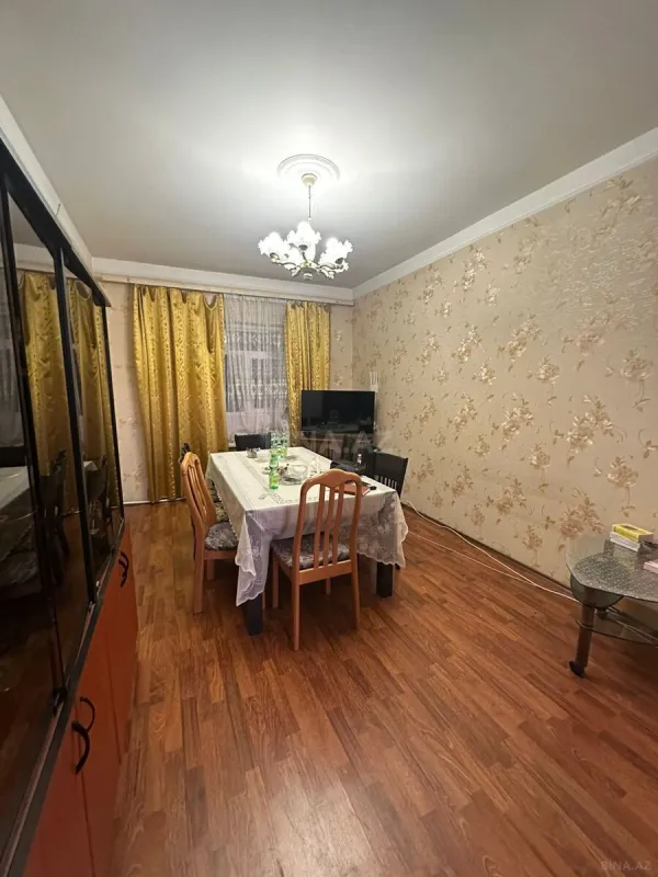 Satılır 5 otaqlı mənzil 125 m²