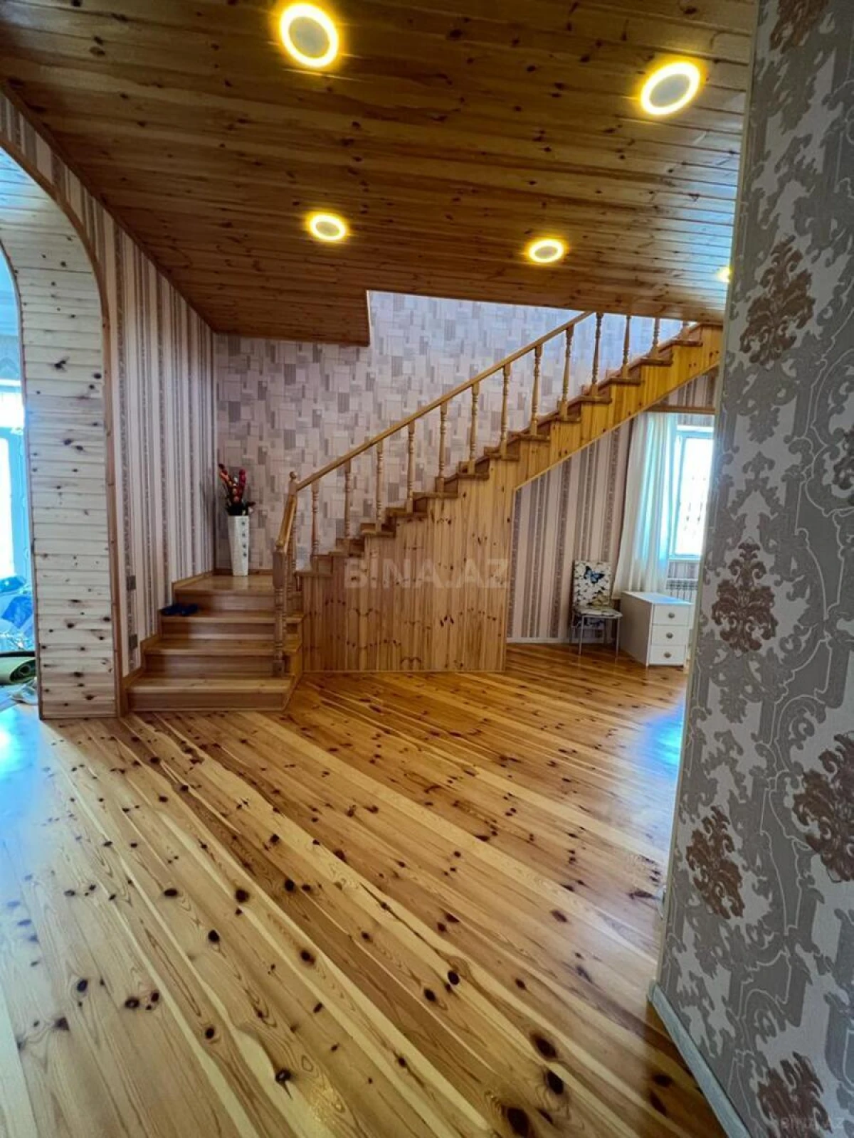 Satılır 4 otaqlı həyət evi 216 m²