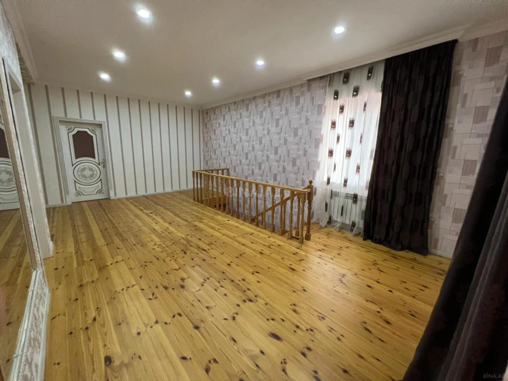 Satılır 4 otaqlı həyət evi 216 m²