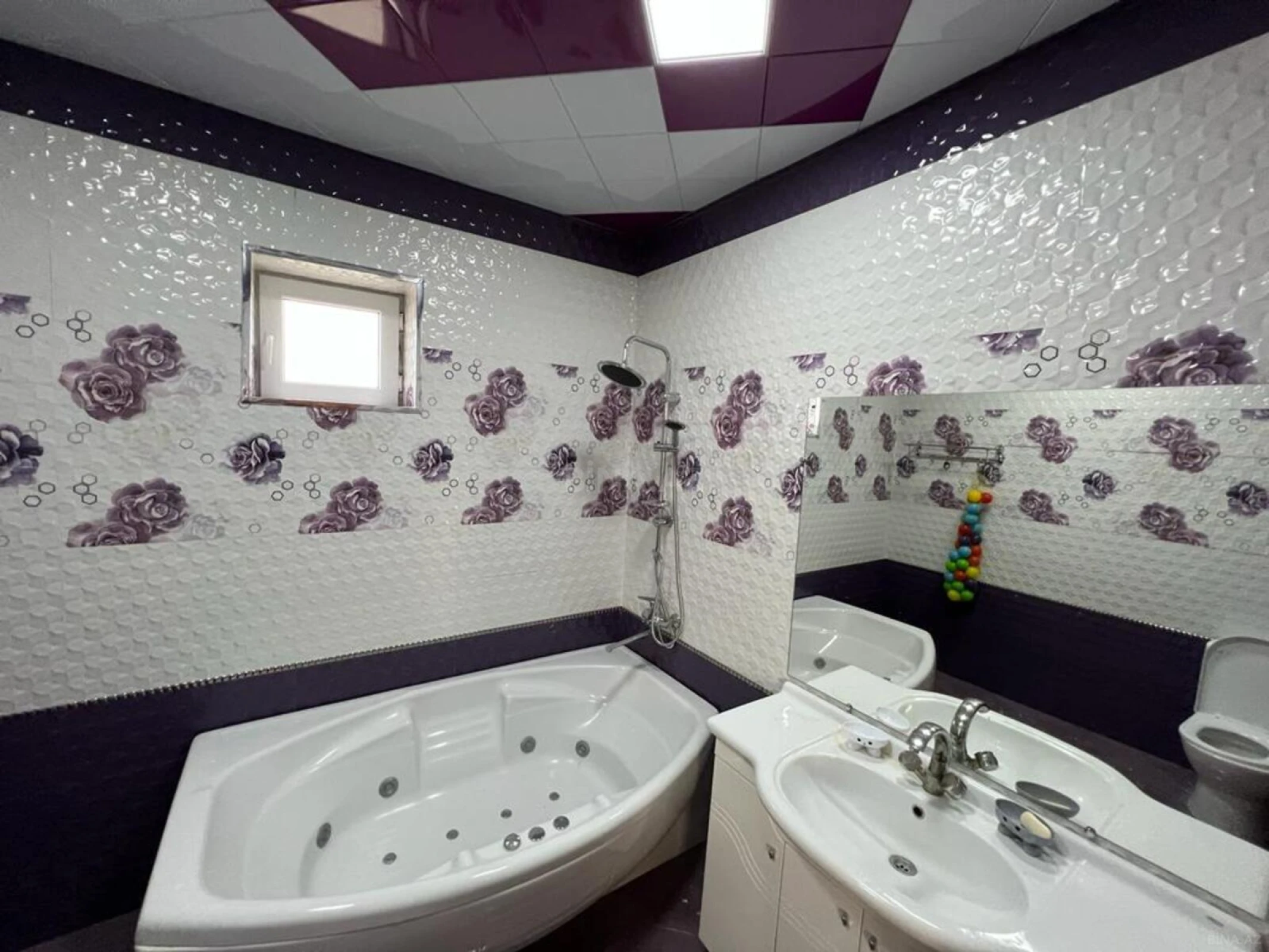 Satılır 4 otaqlı həyət evi 216 m²