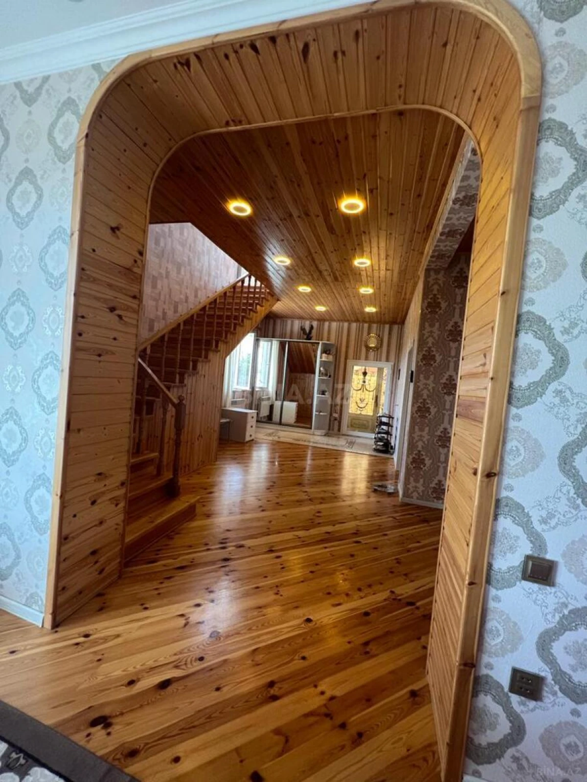 Satılır 4 otaqlı həyət evi 216 m²