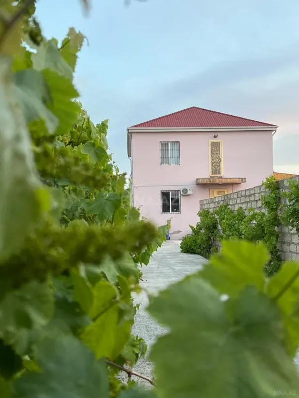 Satılır 4 otaqlı həyət evi 216 m²