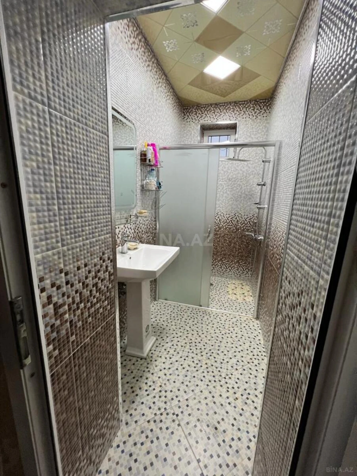 Satılır 4 otaqlı həyət evi 216 m²