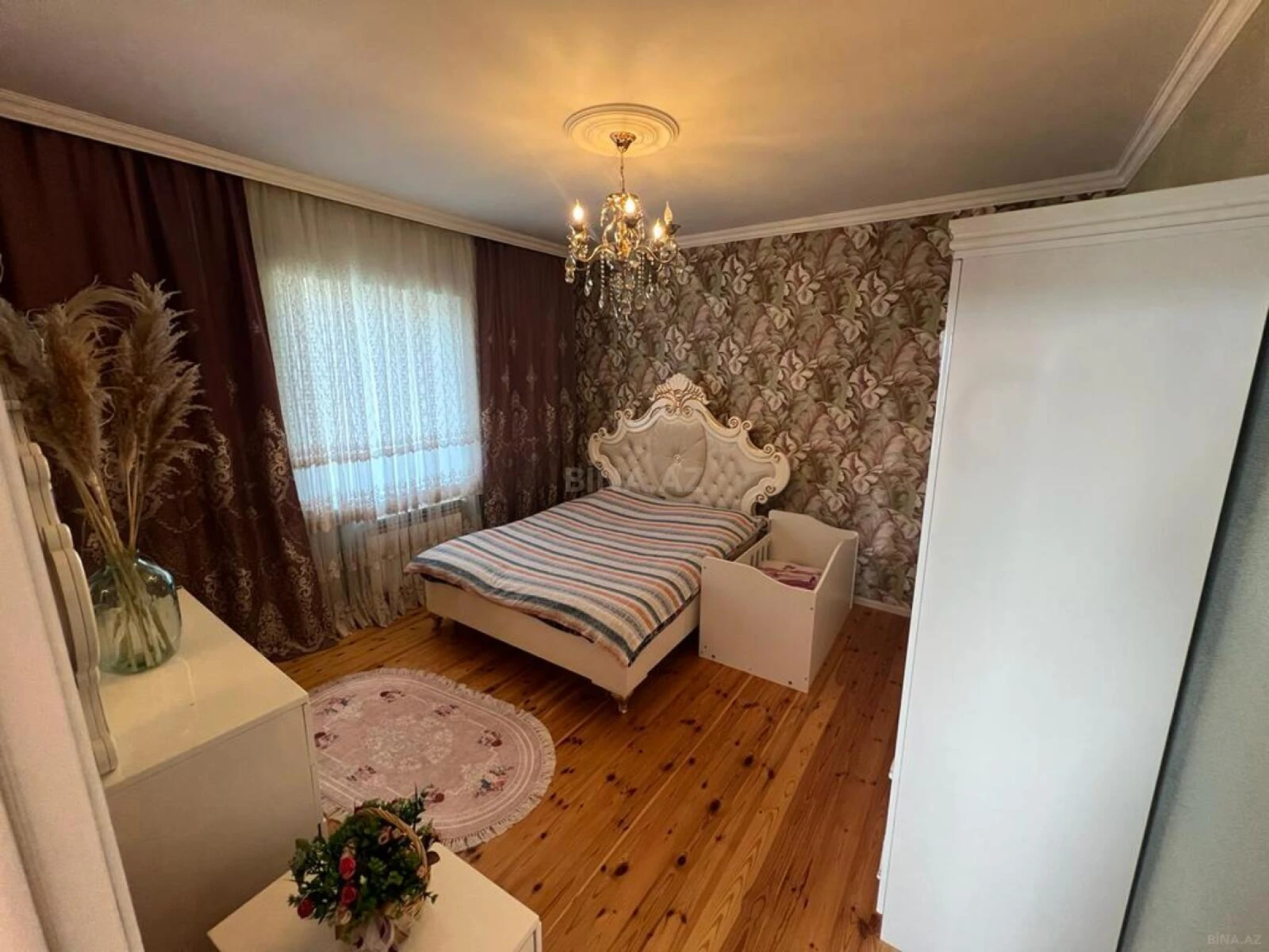 Satılır 4 otaqlı həyət evi 216 m²