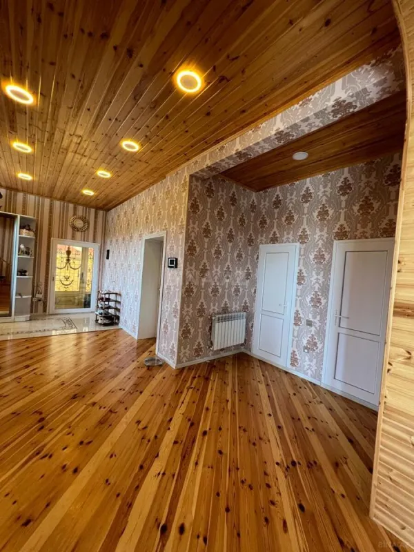 Satılır 4 otaqlı həyət evi 216 m²