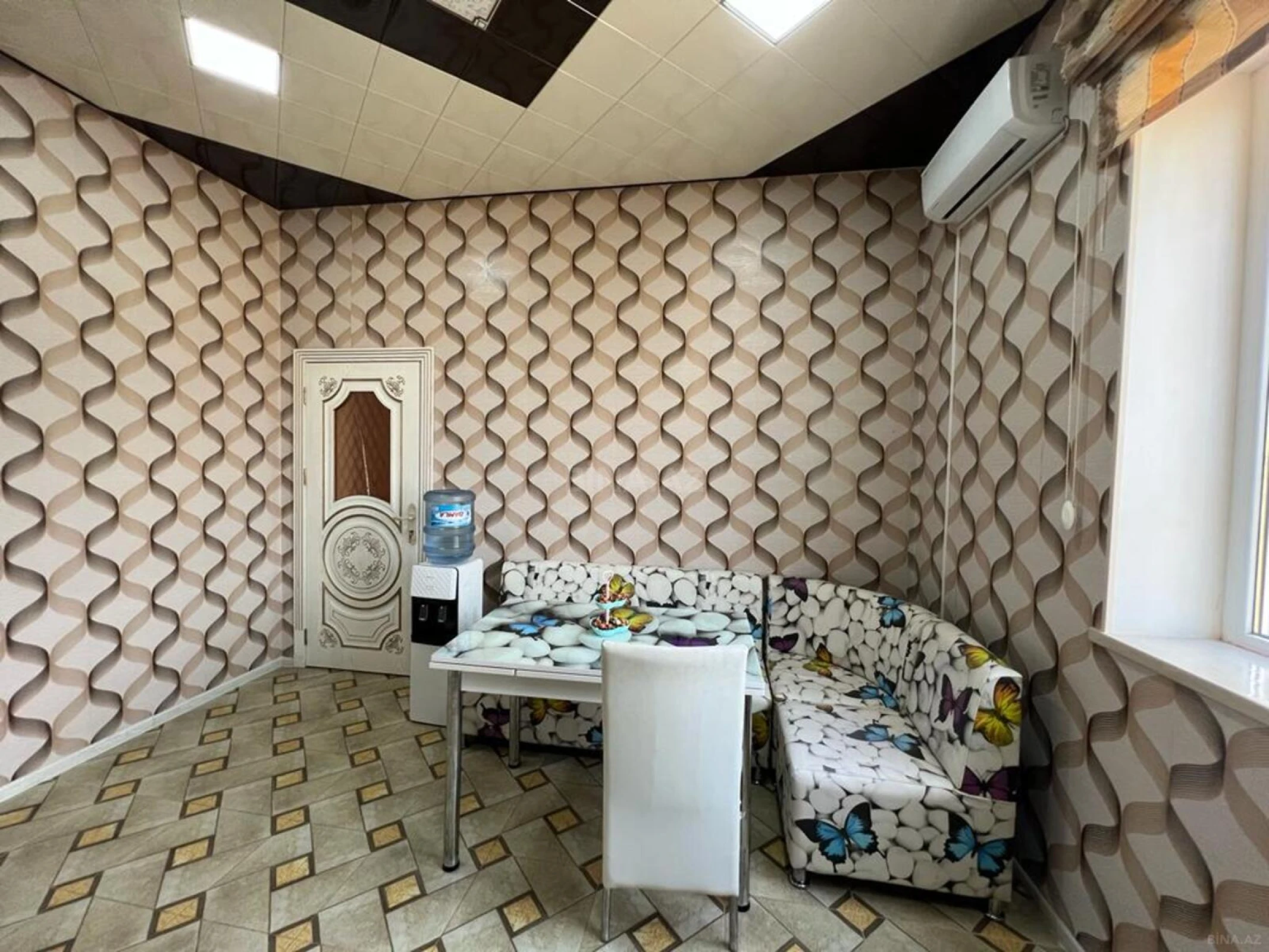 Satılır 4 otaqlı həyət evi 216 m²