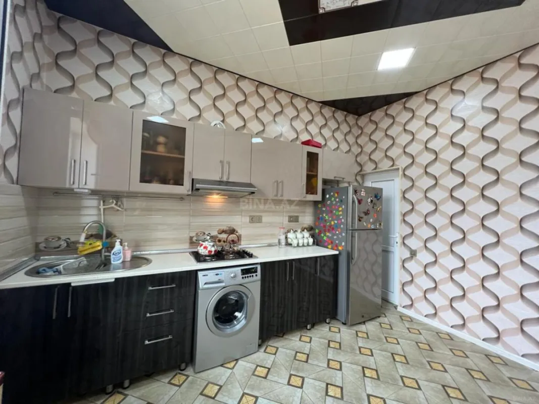 Satılır 4 otaqlı həyət evi 216 m²