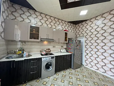 Satılır 4 otaqlı həyət evi 216 m²