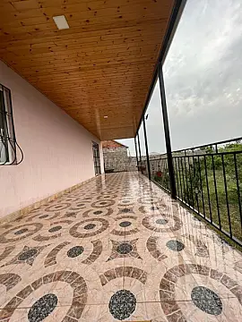 Satılır 4 otaqlı həyət evi 216 m²