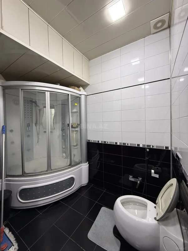 Satılır 3 otaqlı mənzil 141 m²