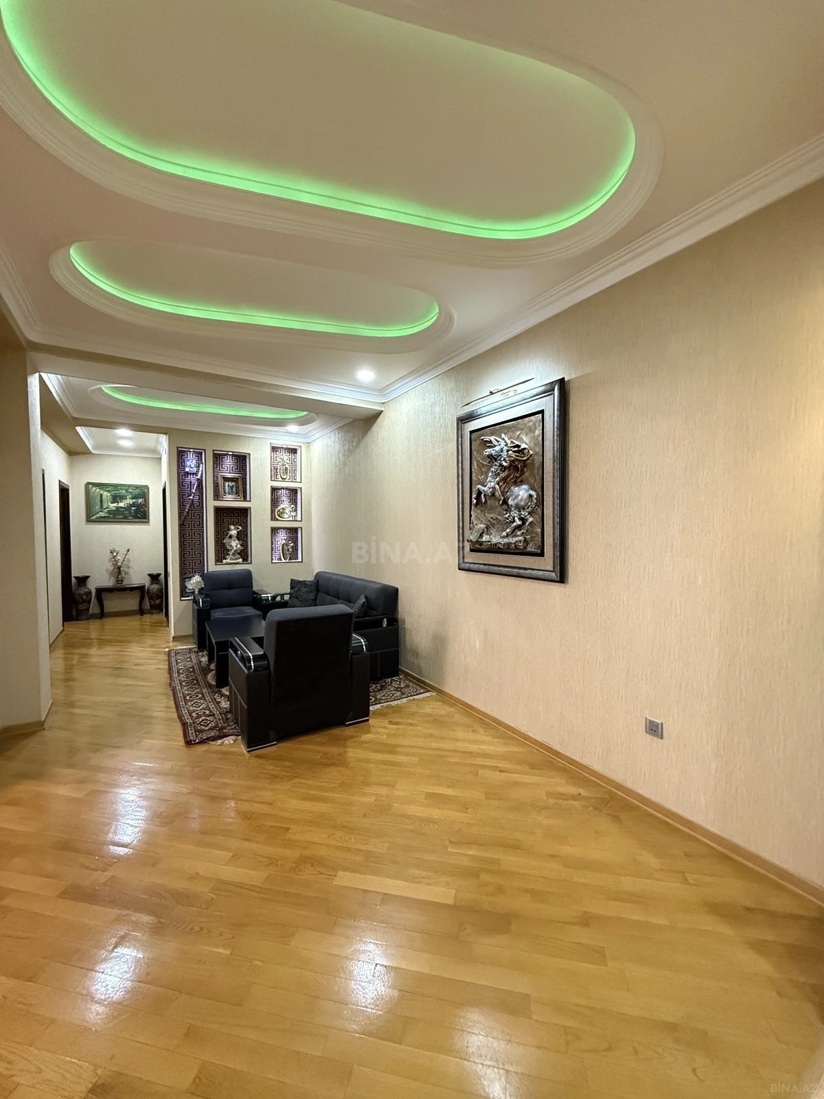 Satılır 3 otaqlı mənzil 141 m²
