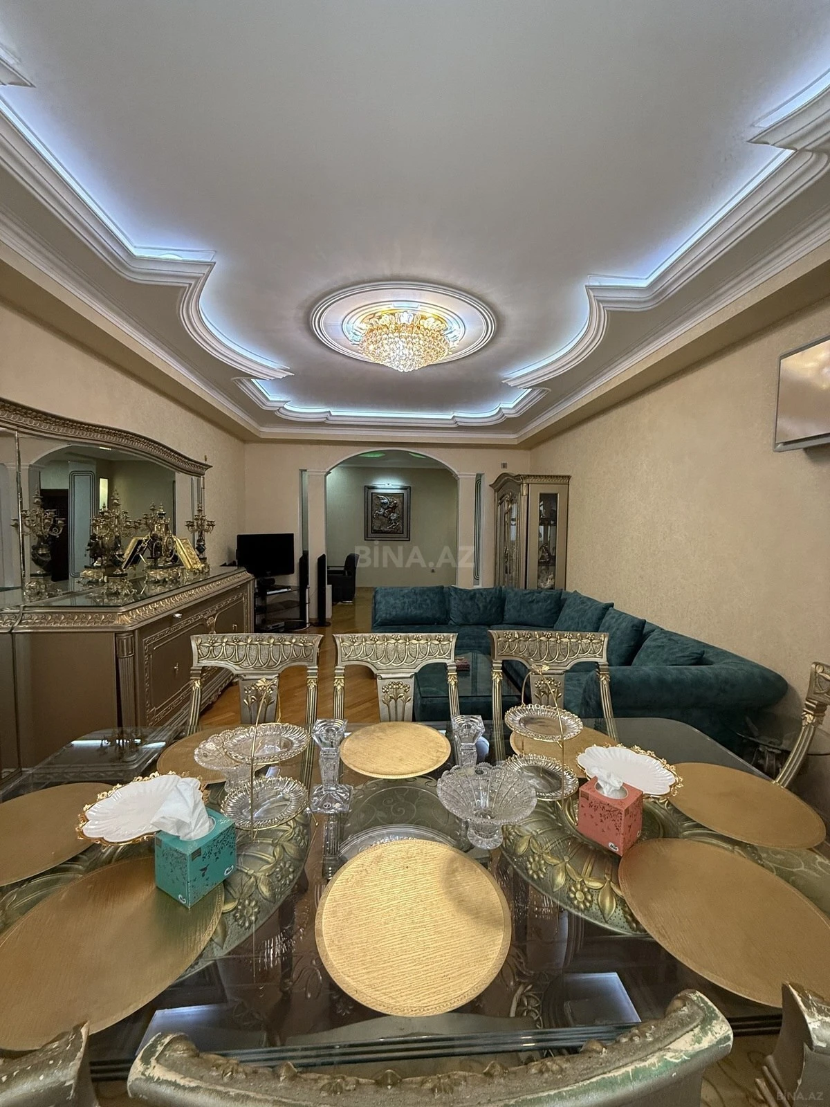 Satılır 3 otaqlı mənzil 141 m²