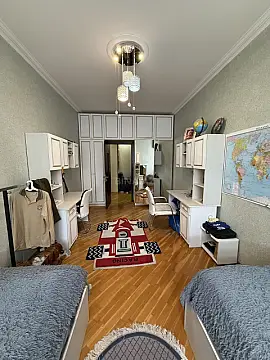 Satılır 3 otaqlı mənzil 141 m²