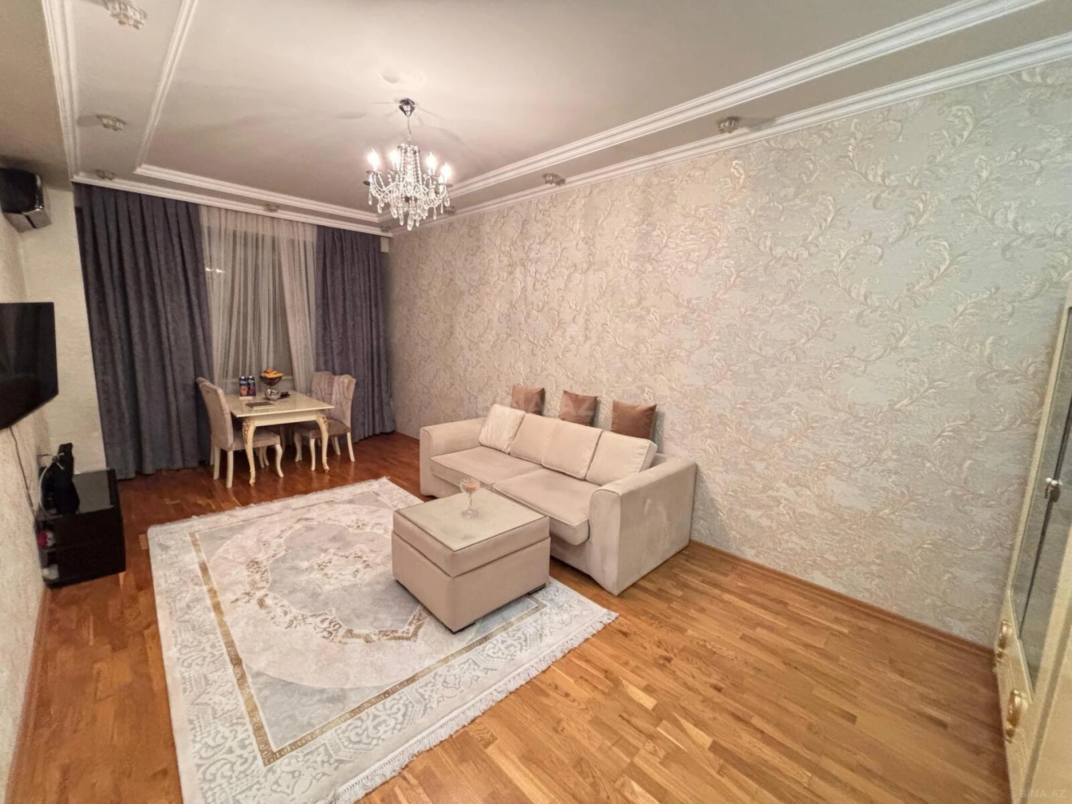 Satılır 2 otaqlı mənzil 70 m²