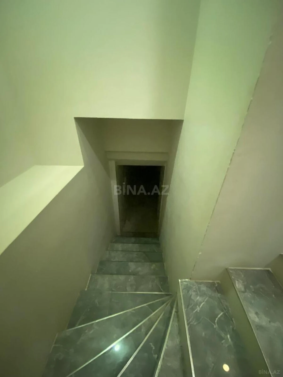 Kirayə verilir obyekt 300 m²