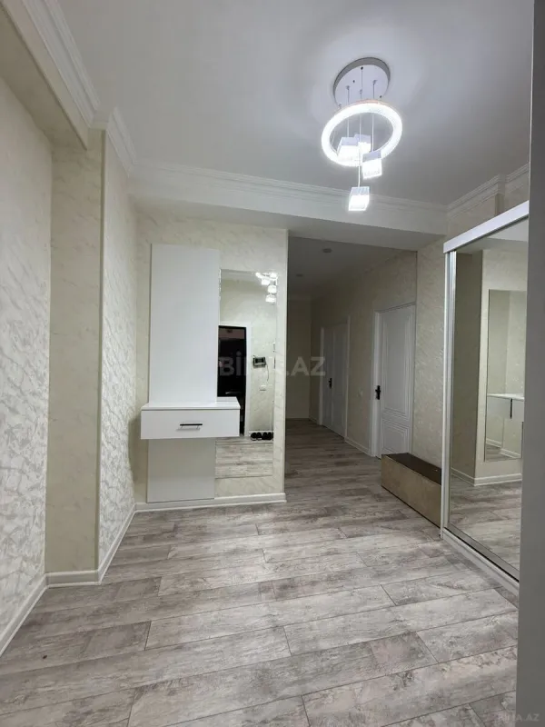 Satılır 3 otaqlı mənzil 110 m²