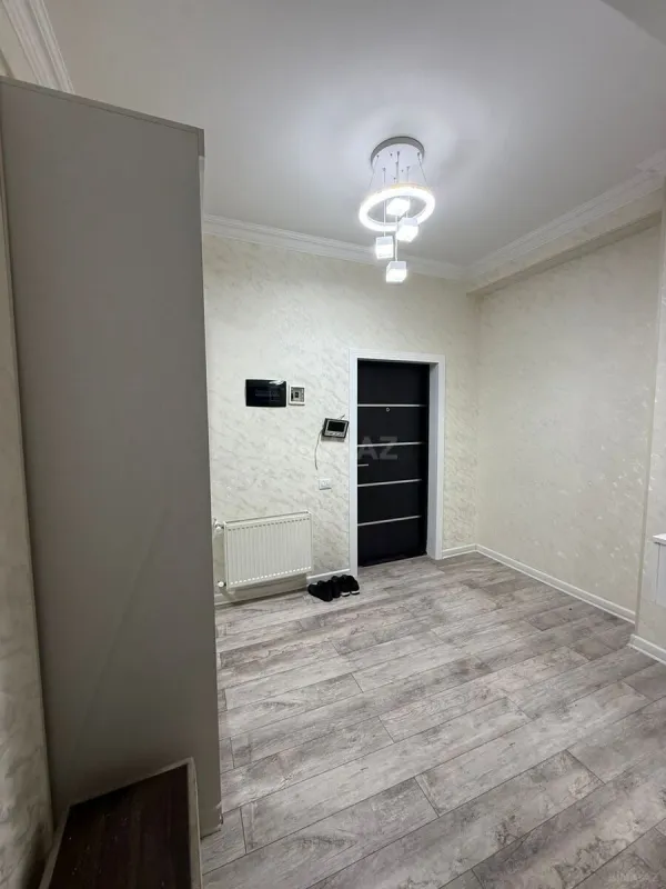 Satılır 3 otaqlı mənzil 110 m²