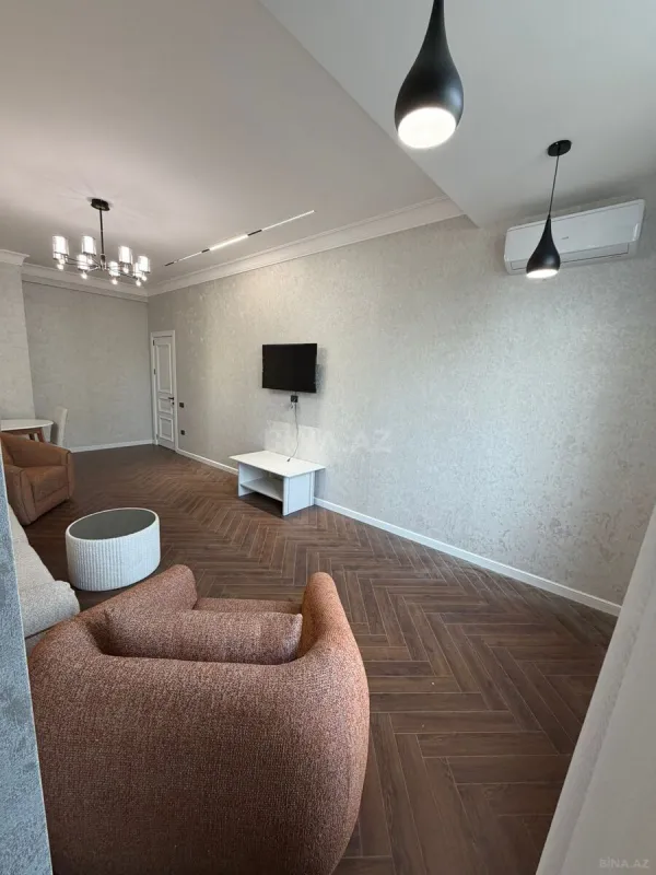 Kirayə verilir 2 otaqlı mənzil 68 m²