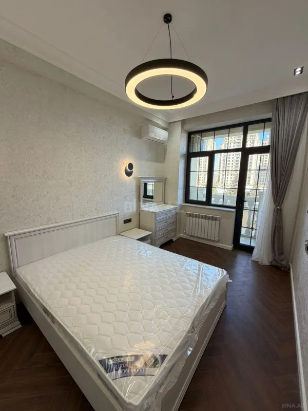 Kirayə verilir 2 otaqlı mənzil 68 m²