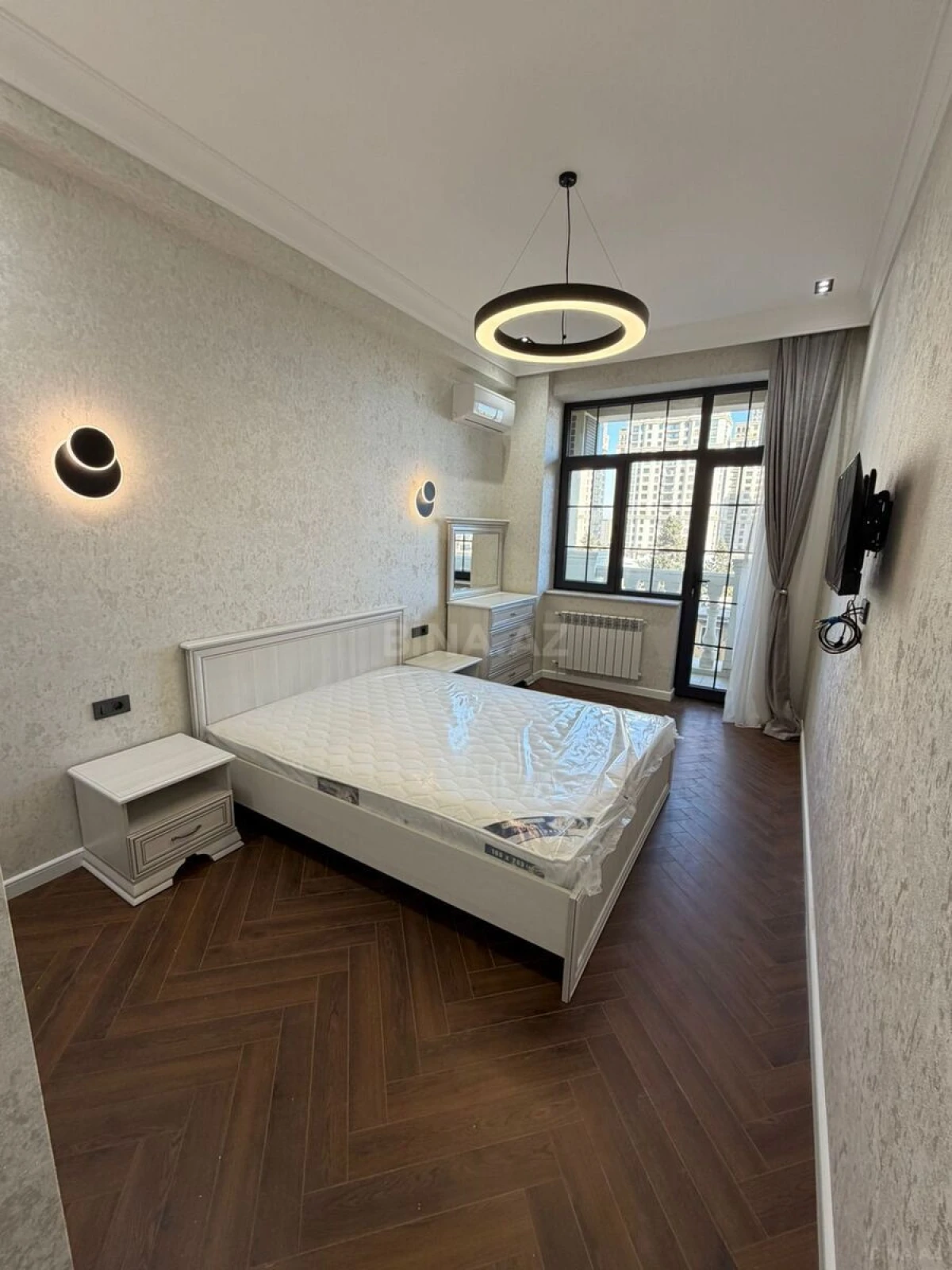 Kirayə verilir 2 otaqlı mənzil 68 m²