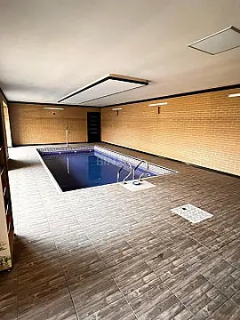 Satılır 8 otaqlı həyət evi 414 m²