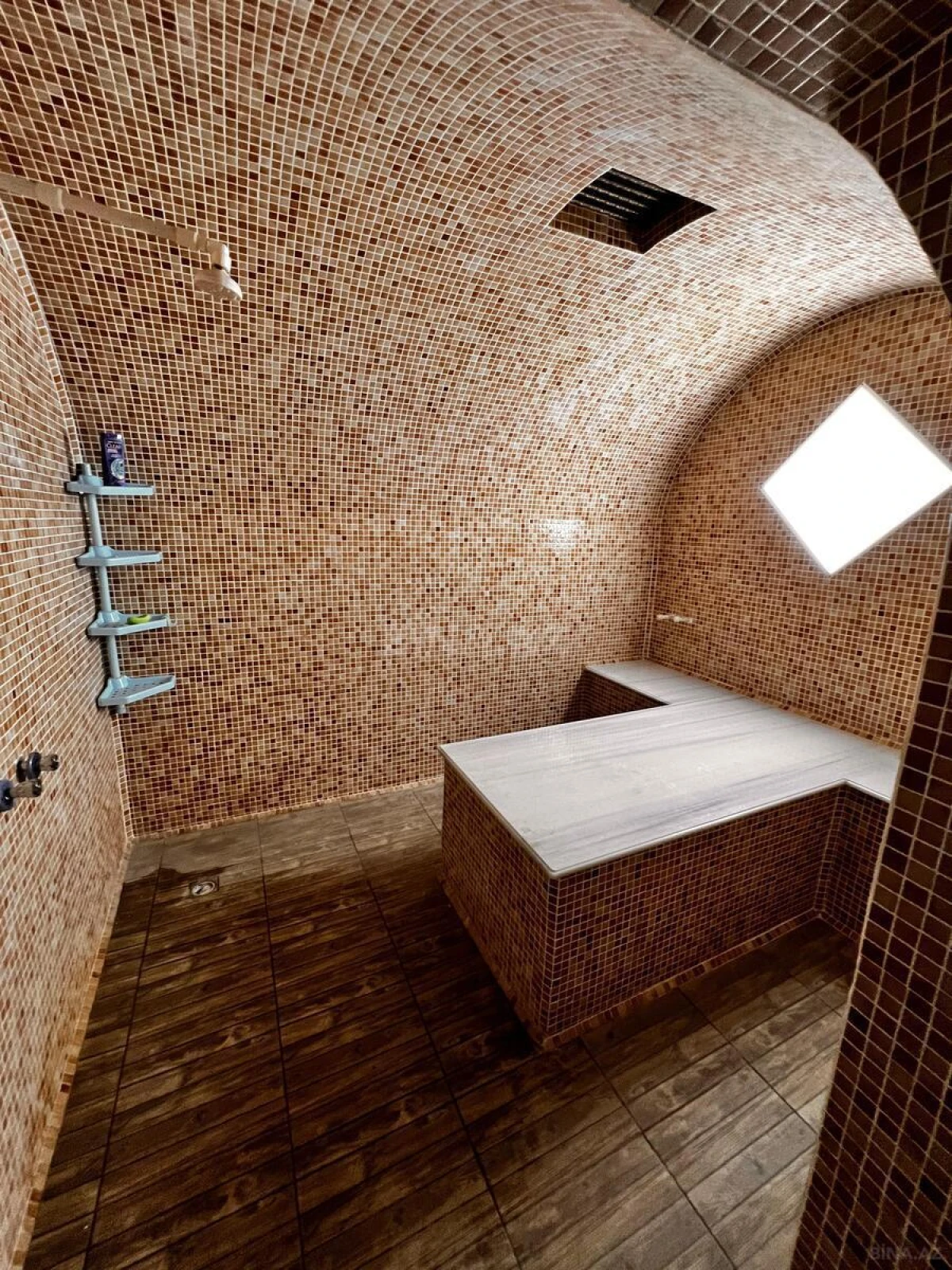 Satılır 8 otaqlı həyət evi 414 m²