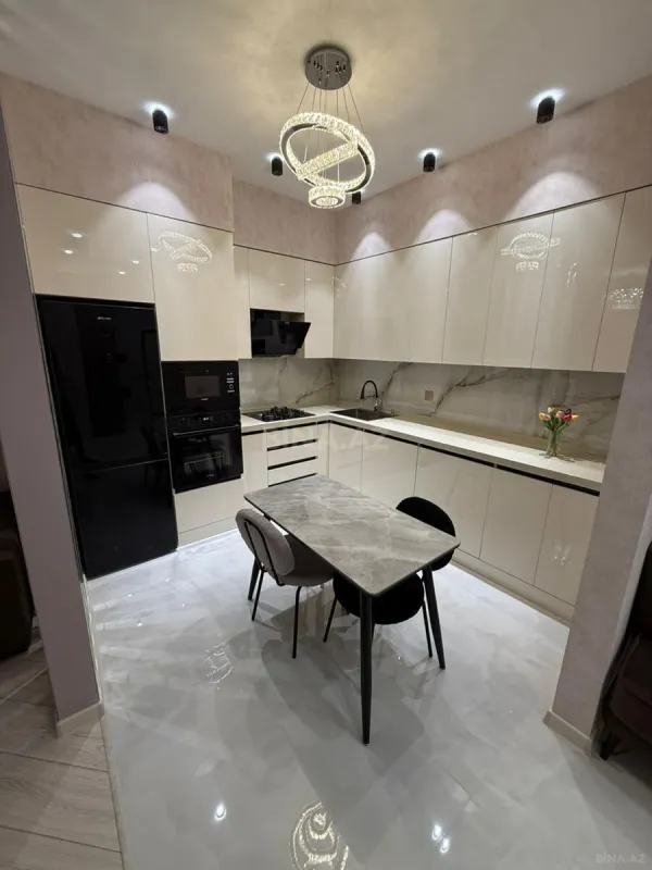 Satılır 2 otaqlı mənzil 65 m²