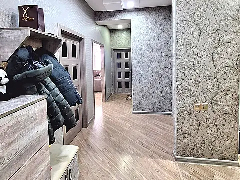 Satılır 3 otaqlı mənzil 79 m²