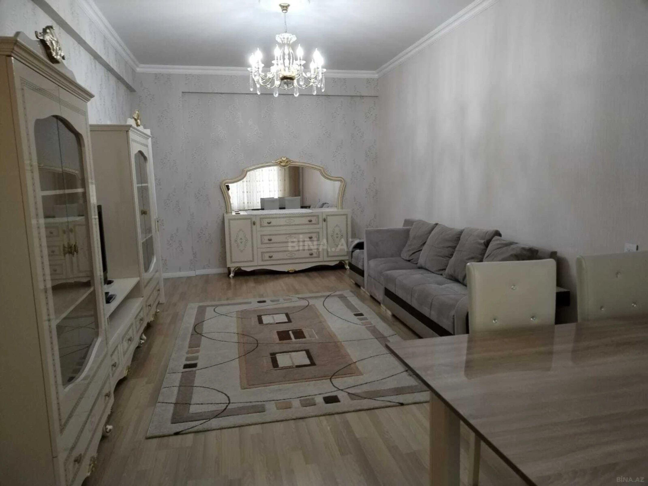 Kirayə verilir 3 otaqlı mənzil 105 m²