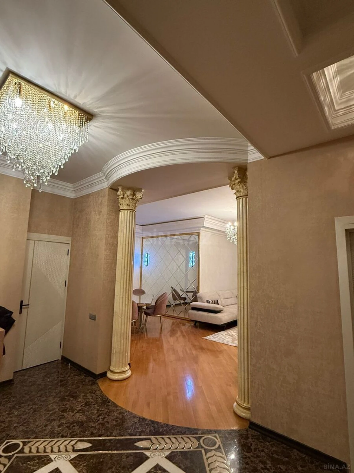 Kirayə verilir 4 otaqlı mənzil 153 m²