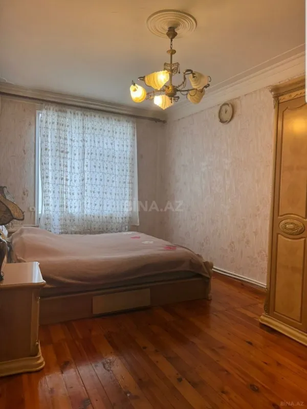 Satılır 4 otaqlı mənzil 110 m²