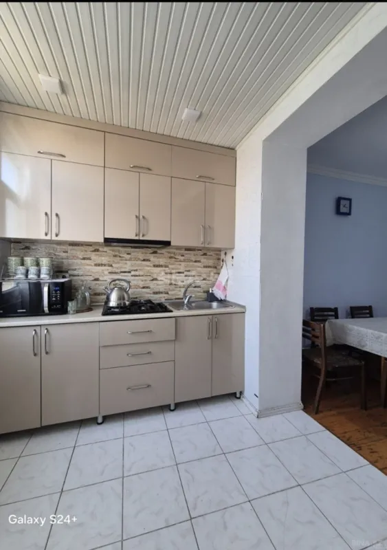 Satılır 4 otaqlı mənzil 110 m²