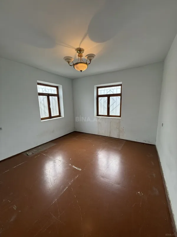 Satılır 7 otaqlı həyət evi 250 m²
