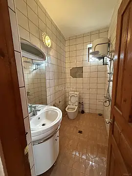 Satılır 7 otaqlı həyət evi 250 m²
