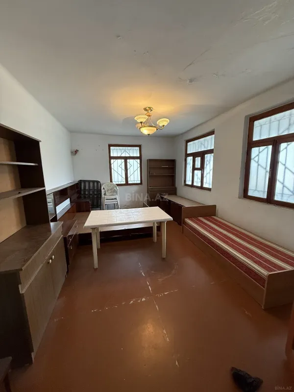 Satılır 7 otaqlı həyət evi 250 m²