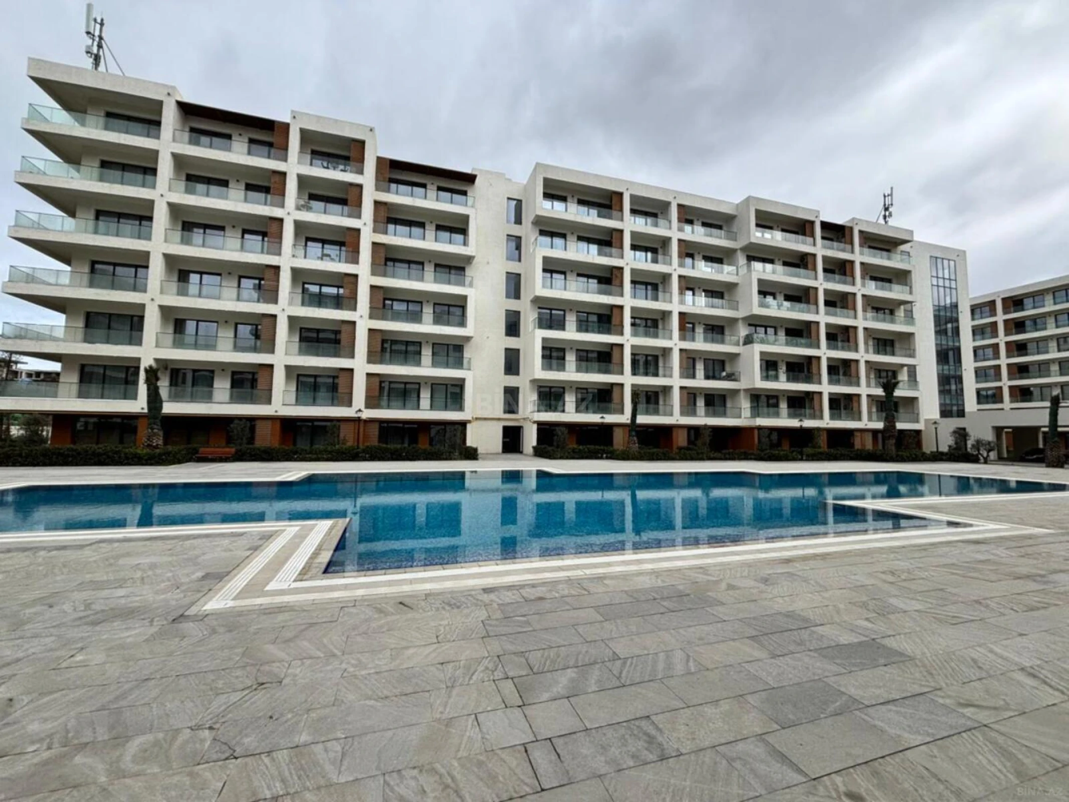 Satılır 2 otaqlı mənzil 57 m²
