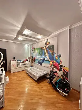 Satılır 3 otaqlı mənzil 139 m²