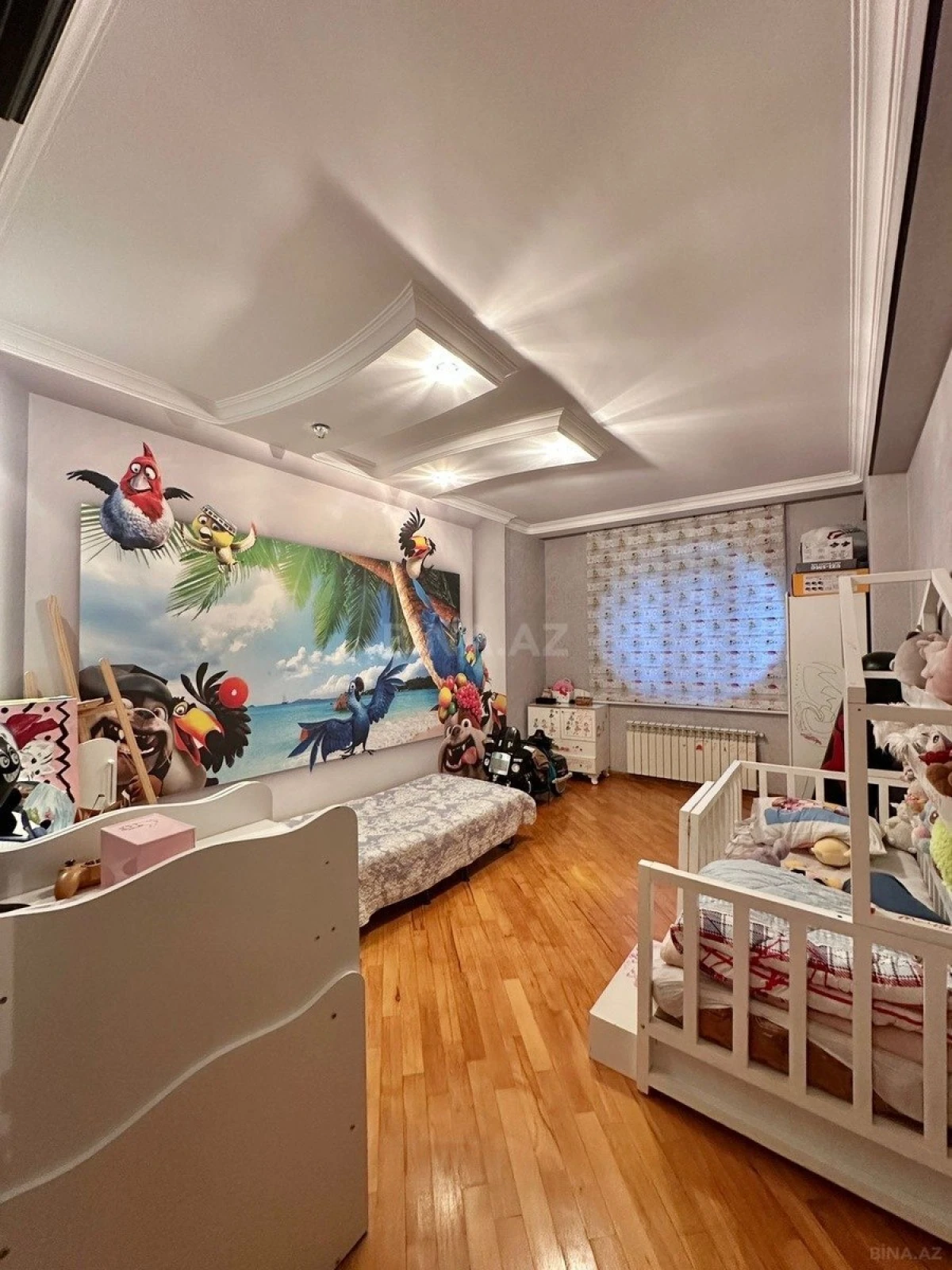 Satılır 3 otaqlı mənzil 139 m²