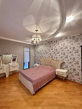 Satılır 3 otaqlı mənzil 139 m²